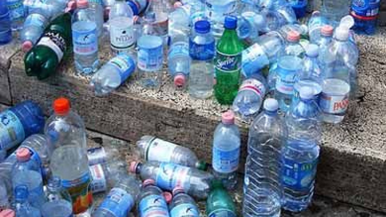 Ecologia e risparmio: un NO alle bottiglie di plastica