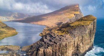 Un lago sospeso sull’oceano: la magia del lago Sørvágsvatn