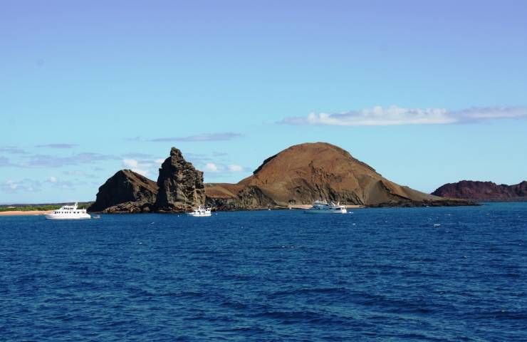 Contaminazione ambiente Galapagos petrolio mare incidente