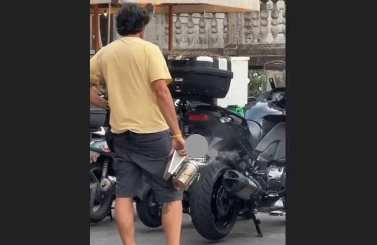 video api a roma su una moto