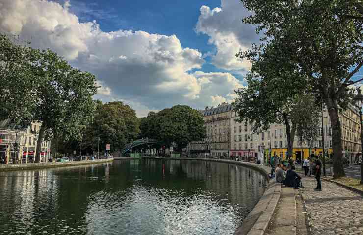 Drenaggio canale Saint Martin Parigi rifiuti biciclette