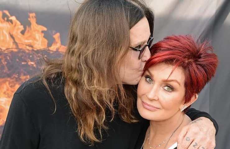 Ozzy Osbourne e le "strane" abitudini mentre dorme: le rivelazioni della moglie