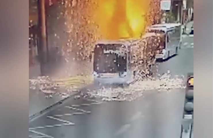 bus elettrico esploso cause