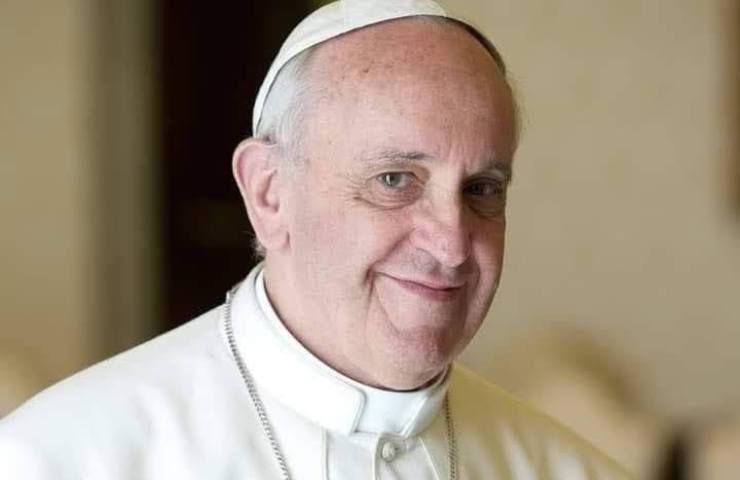 Il Papa contro i negazionisti, poi si rivolge ai giovani