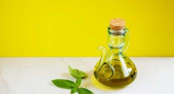 Olio al basilico. gusto extra per i pasti: preparalo in casa, non te ne pentirai