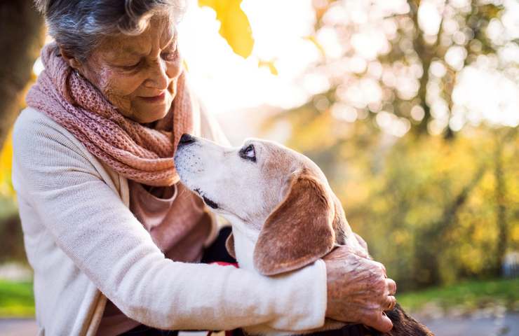 signora e cane