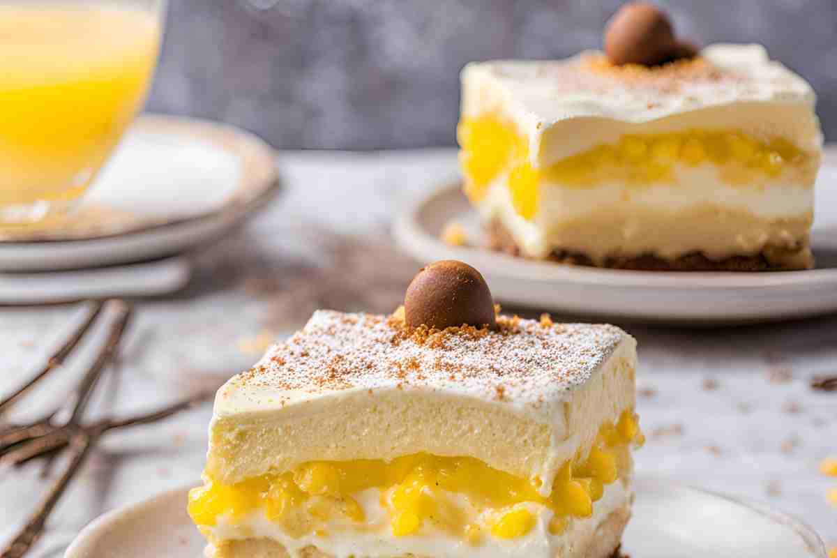 Tiramisù Mimosa su un tavolo