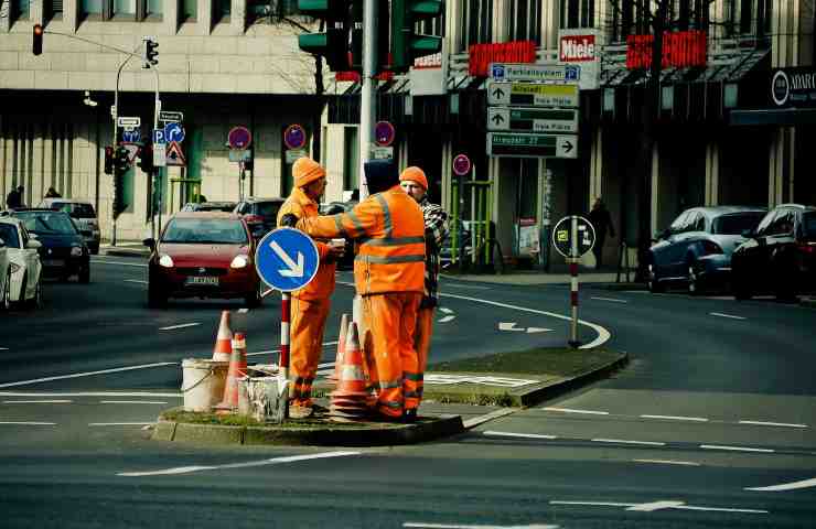 Lavoratori su strada